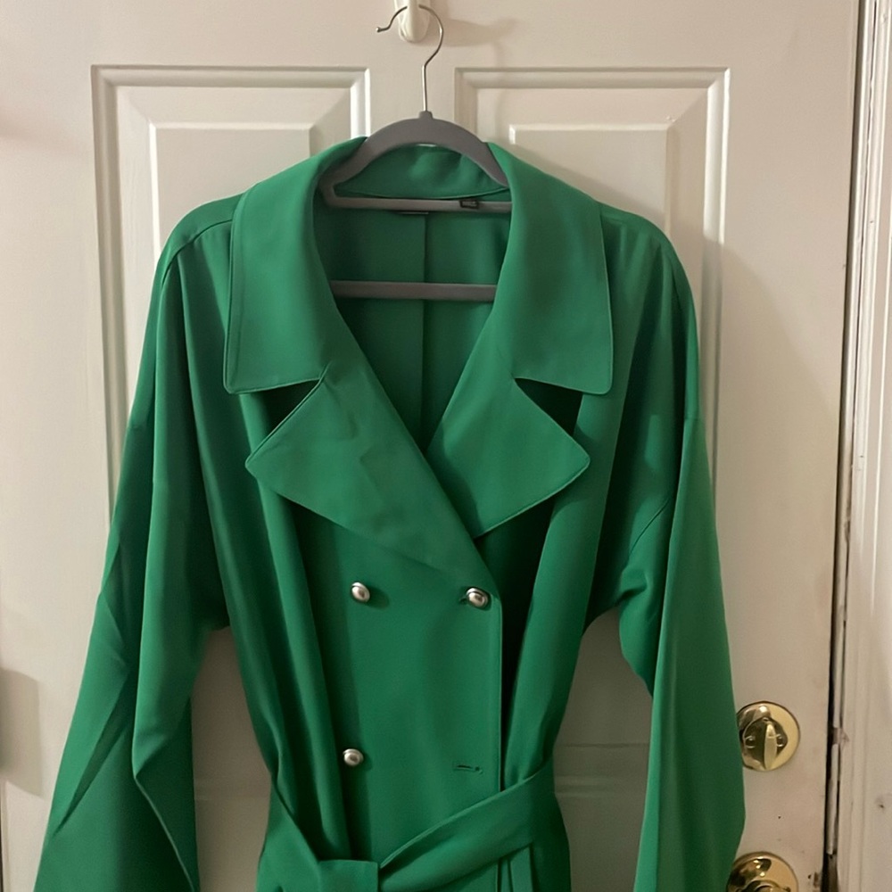Trench Coat, size 2X. Gorgeous Green!